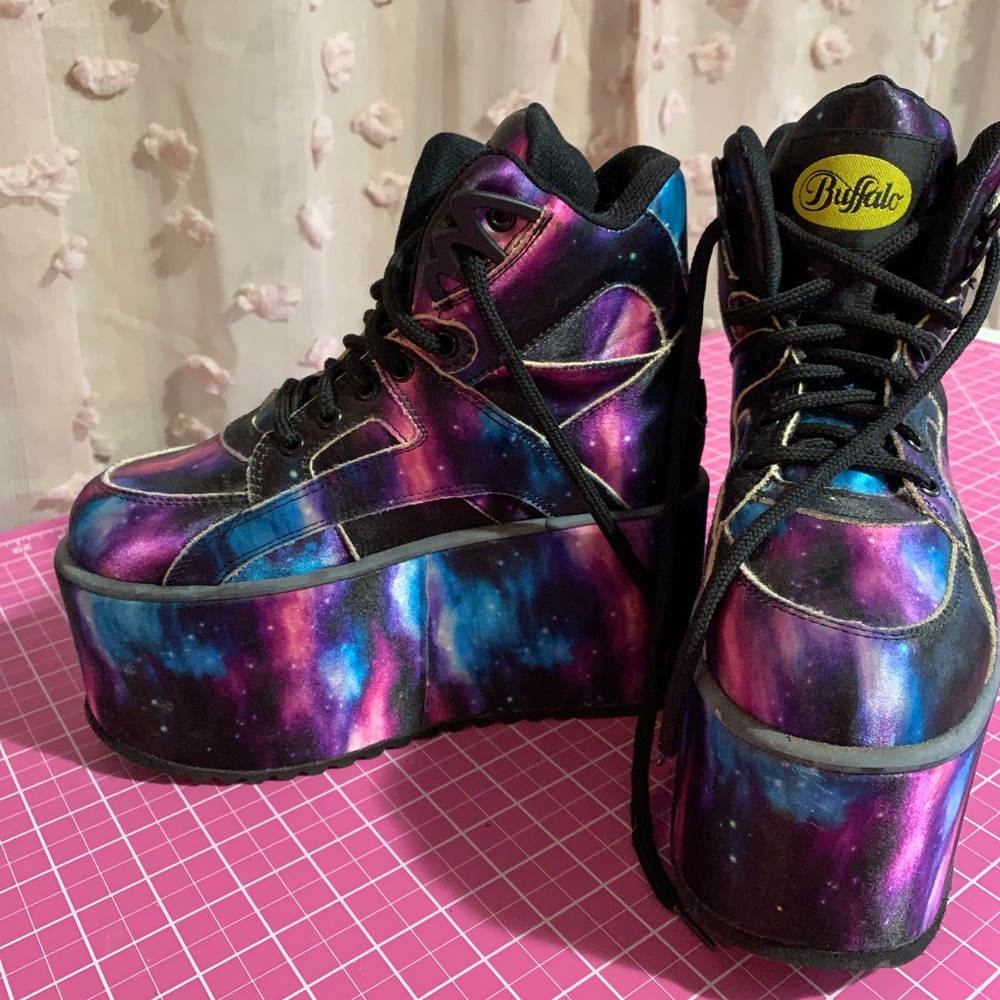 Buffalo galaxy platform sneakers size 8 rare